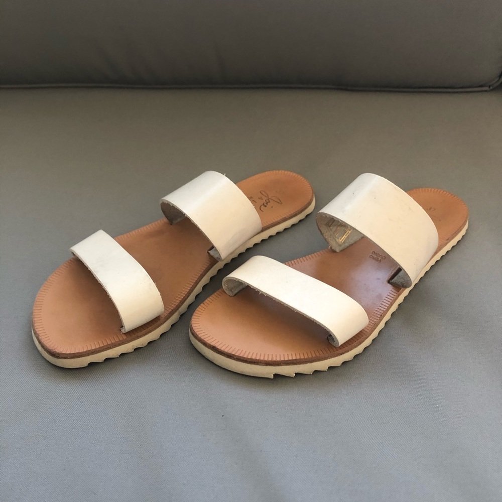 A La Plage Joie White Sandals